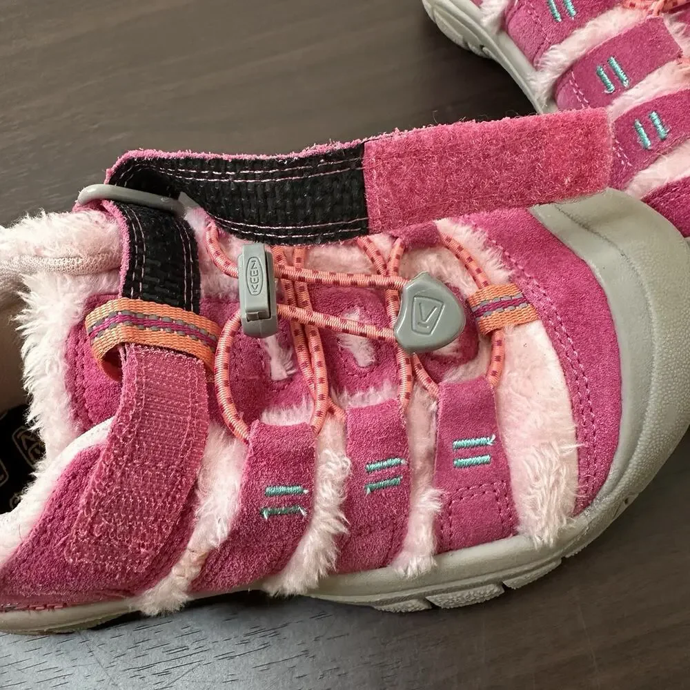KEEN Newport H2 Pink/Gray Suede Faux Fur Lined Hook & Loop Sneakers US 1 Kids